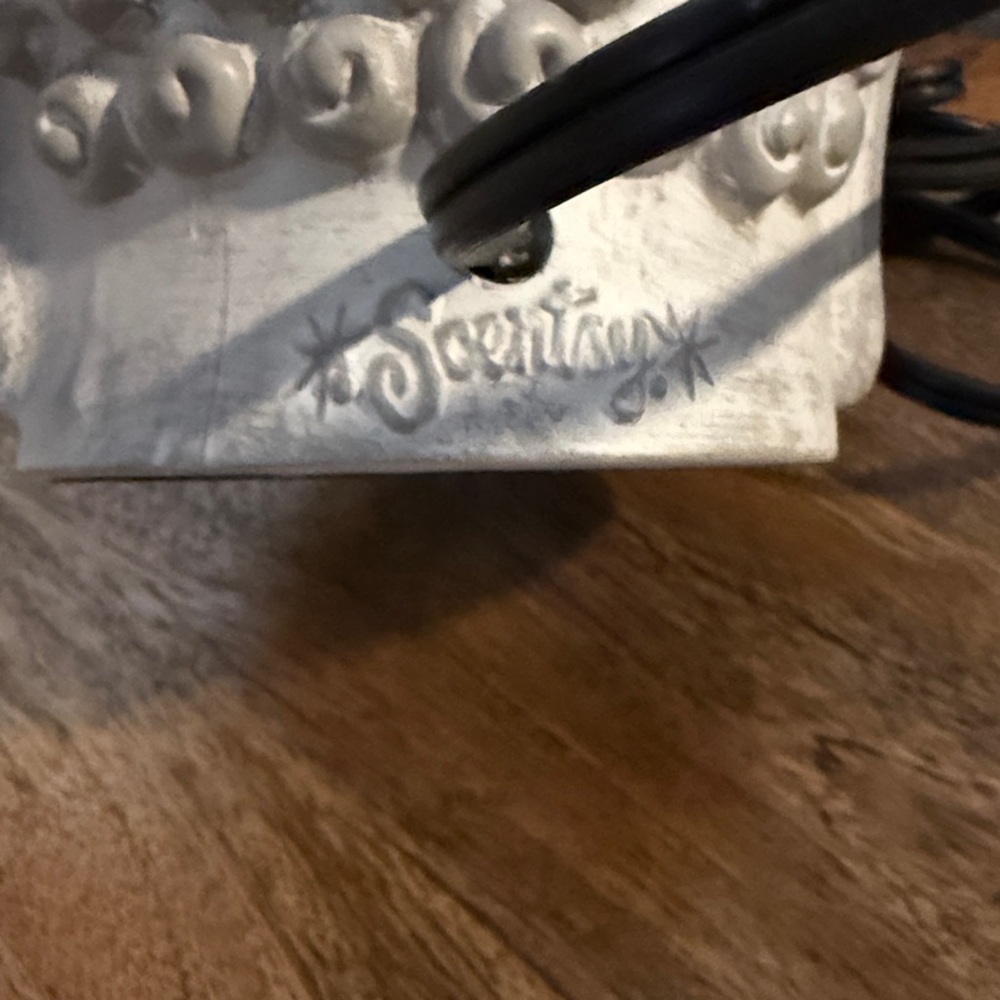 Scentsy Bali Ceramic Wax Warmer - Picture 3 of 7